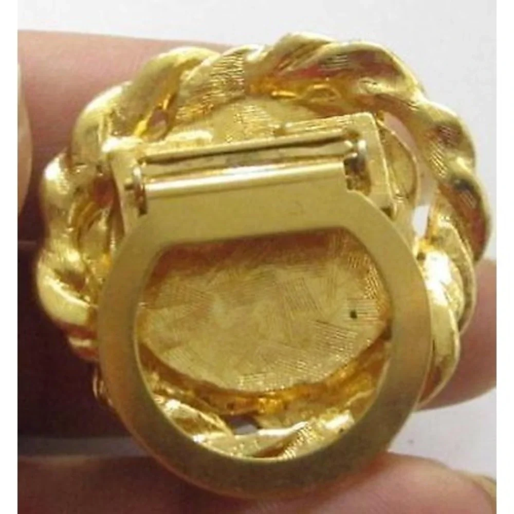 Vintage Beautiful Large Round Faux Pearl Cab Textured Gold‎ Plated Scarf Clip